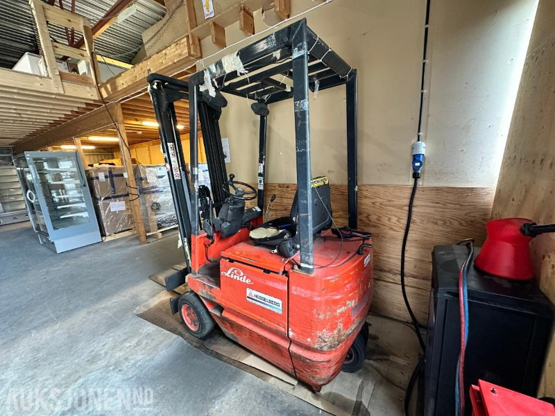 1993 Linde E15 Elektrisk Gaffeltruck - Materialehåndteringsudstyr: billede 3 1993 Linde E15 Elektrisk Gaffeltruck - Materialehåndteringsudstyr: billede 3