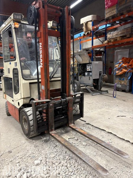 1994 Nissan RM02R25U Elektrisk truck - Mast 2H370 - Løftehhøyde 3700 mm - Gått 4279 timer - Sertifisert - Materialehåndteringsudstyr: billede 2 1994 Nissan RM02R25U Elektrisk truck - Mast 2H370 - Løftehhøyde 3700 mm - Gått 4279 timer - Sertifisert - Materialehåndteringsudstyr: billede 2