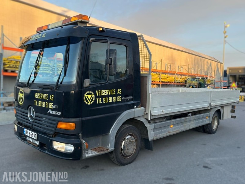 Mercedes-Benz Atego 818/42 – 2005-modell – 7,5 tonn planbil – Kjørbar, men EU utløpt - Lastbil med lad: billede 1 Mercedes-Benz Atego 818/42 – 2005-modell – 7,5 tonn planbil – Kjørbar, men EU utløpt - Lastbil med lad: billede 1