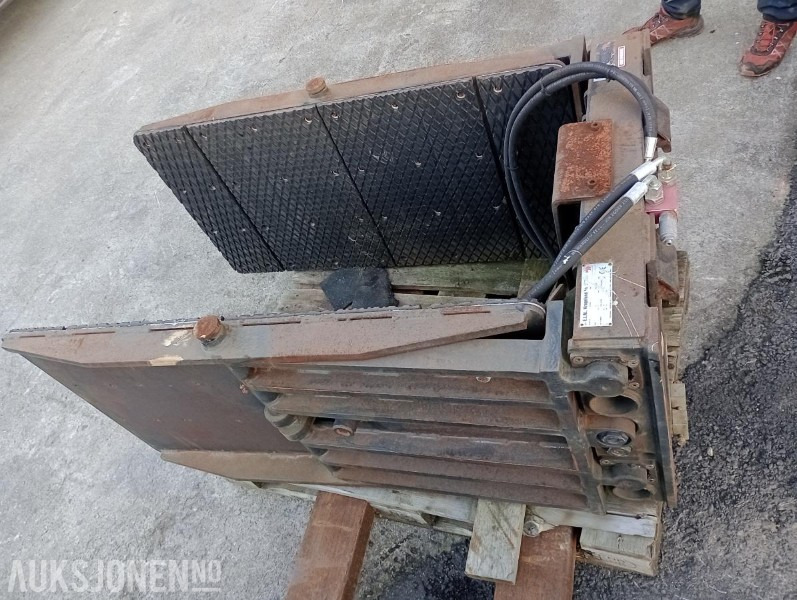 2002 E.L.M Hydralisk Klemaggregat - Udstyr for Entreprenørmaskin: billede 3 2002 E.L.M Hydralisk Klemaggregat - Udstyr for Entreprenørmaskin: billede 3