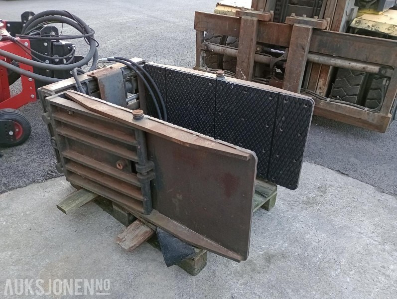 2002 E.L.M Hydralisk Klemaggregat - Udstyr for Entreprenørmaskin: billede 1 2002 E.L.M Hydralisk Klemaggregat - Udstyr for Entreprenørmaskin: billede 1