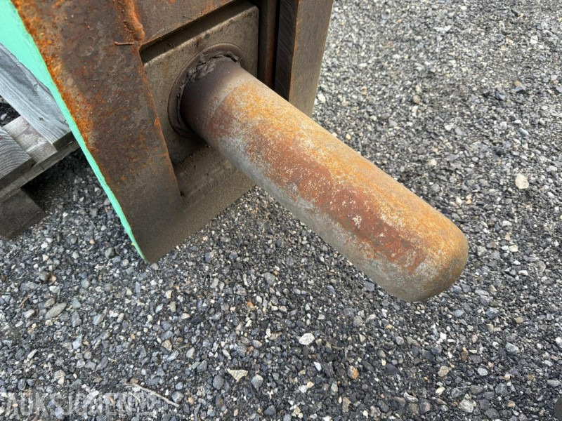 2002 Montabert pigghammer 900 m/S60 feste - Udstyr for Entreprenørmaskin: billede 3 2002 Montabert pigghammer 900 m/S60 feste - Udstyr for Entreprenørmaskin: billede 3