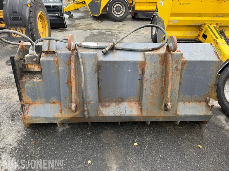 2003 Holms SSH-1600 Strøskuffe m/ BM feste - Udstyr for Entreprenørmaskin: billede 2 2003 Holms SSH-1600 Strøskuffe m/ BM feste - Udstyr for Entreprenørmaskin: billede 2