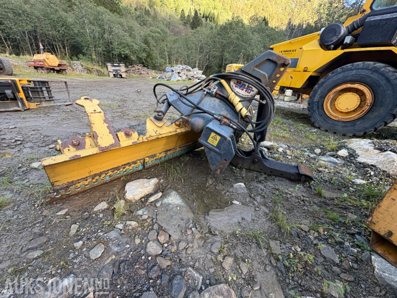 2016 Stark HT2800R Planeringsskjær / Høvler / Høvelskjær - Udstyr for Entreprenørmaskin: billede 2 2016 Stark HT2800R Planeringsskjær / Høvler / Høvelskjær - Udstyr for Entreprenørmaskin: billede 2