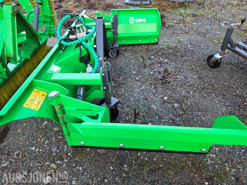 SAMI TSP4000 Turf / snøplog med sidevinger - Udstyr for Entreprenørmaskin: billede 1 SAMI TSP4000 Turf / snøplog med sidevinger - Udstyr for Entreprenørmaskin: billede 1