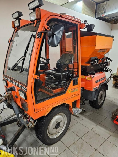 2007 Holder C2.42 Minitraktor/Redskapsbærer - V-Plog - Fres - Feiemaskin - Strøer - 3764T - Utility/ Speciel maskine: billede 2 2007 Holder C2.42 Minitraktor/Redskapsbærer - V-Plog - Fres - Feiemaskin - Strøer - 3764T - Utility/ Speciel maskine: billede 2