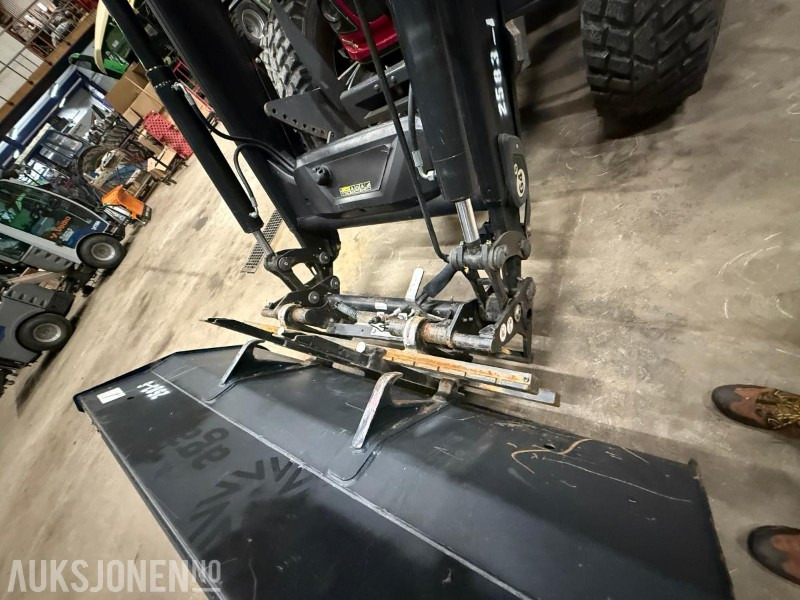 Valtra A104 m Laster, skuffe og pallegaffel - Traktor: billede 3 Valtra A104 m Laster, skuffe og pallegaffel - Traktor: billede 3