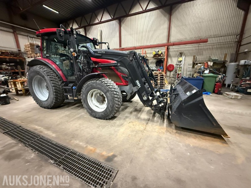Valtra A104 m Laster, skuffe og pallegaffel - Traktor: billede 1 Valtra A104 m Laster, skuffe og pallegaffel - Traktor: billede 1