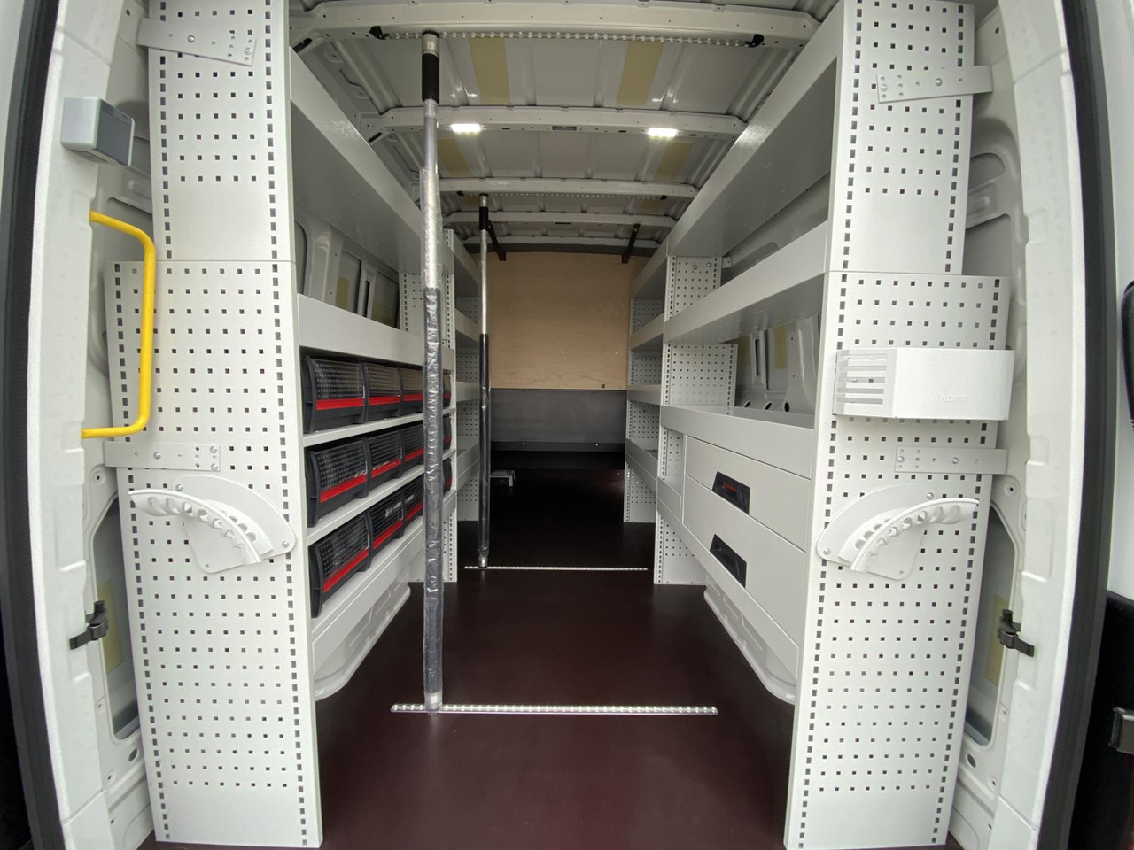 Ny Persontransport MAN TGE L4H3 180KM | SITZBANK ZWEITE REIHE + FLEXMO EINRICHTUNG: billede 6 Ny Persontransport MAN TGE L4H3 180KM | SITZBANK ZWEITE REIHE + FLEXMO EINRICHTUNG: billede 6