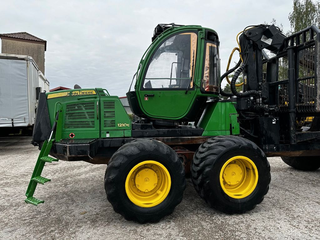 John Deere 1210E 10m CF710 KRAN - Udkørselsmaskine: billede 2 John Deere 1210E 10m CF710 KRAN - Udkørselsmaskine: billede 2