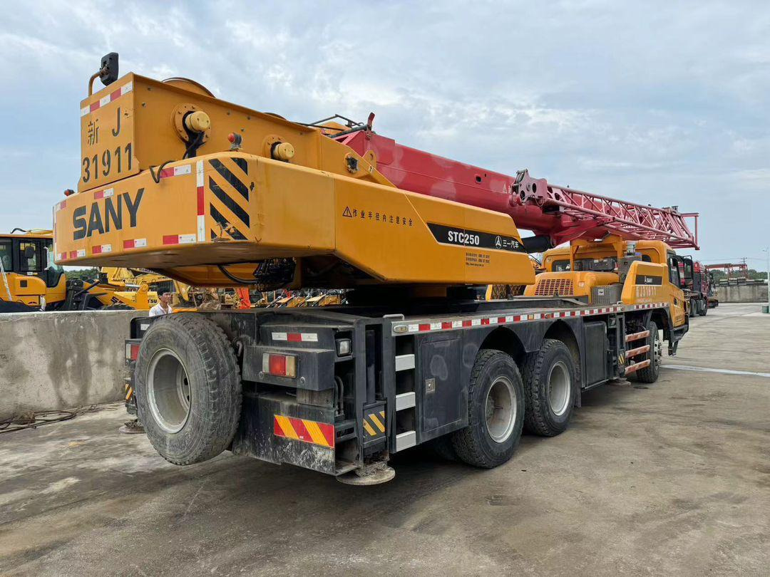 Sany 25 Ton Used Truck Crane 50 Ton 70 Ton 80 Ton 100 Ton 120 Ton 200 Ton 220Ton 240 Ton 300 Ton XCMG Zoomlion Liebherr Tadano Truck Crane - Mobilkran: billede 1 Sany 25 Ton Used Truck Crane 50 Ton 70 Ton 80 Ton 100 Ton 120 Ton 200 Ton 220Ton 240 Ton 300 Ton XCMG Zoomlion Liebherr Tadano Truck Crane - Mobilkran: billede 1
