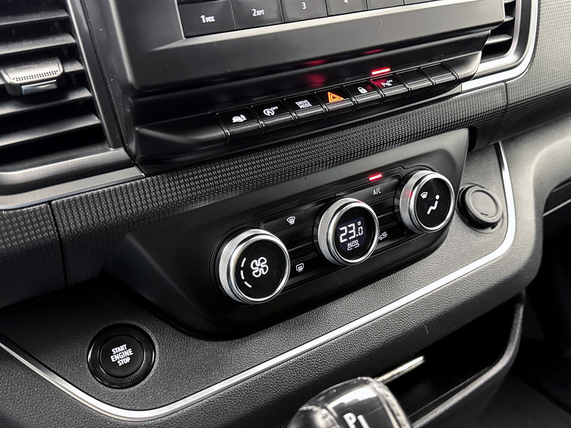 Leje en Renault Trafic 2.0 dCi 170 T27 DC L2H1 Luxe Dubbele cabine Led Trekhaak 2500KG Cruise control Renault Trafic 2.0 dCi 170 T27 DC L2H1 Luxe Dubbele cabine Led Trekhaak 2500KG Cruise control: billede 9 Leje en Renault Trafic 2.0 dCi 170 T27 DC L2H1 Luxe Dubbele cabine Led Trekhaak 2500KG Cruise control Renault Trafic 2.0 dCi 170 T27 DC L2H1 Luxe Dubbele cabine Led Trekhaak 2500KG Cruise control: billede 9