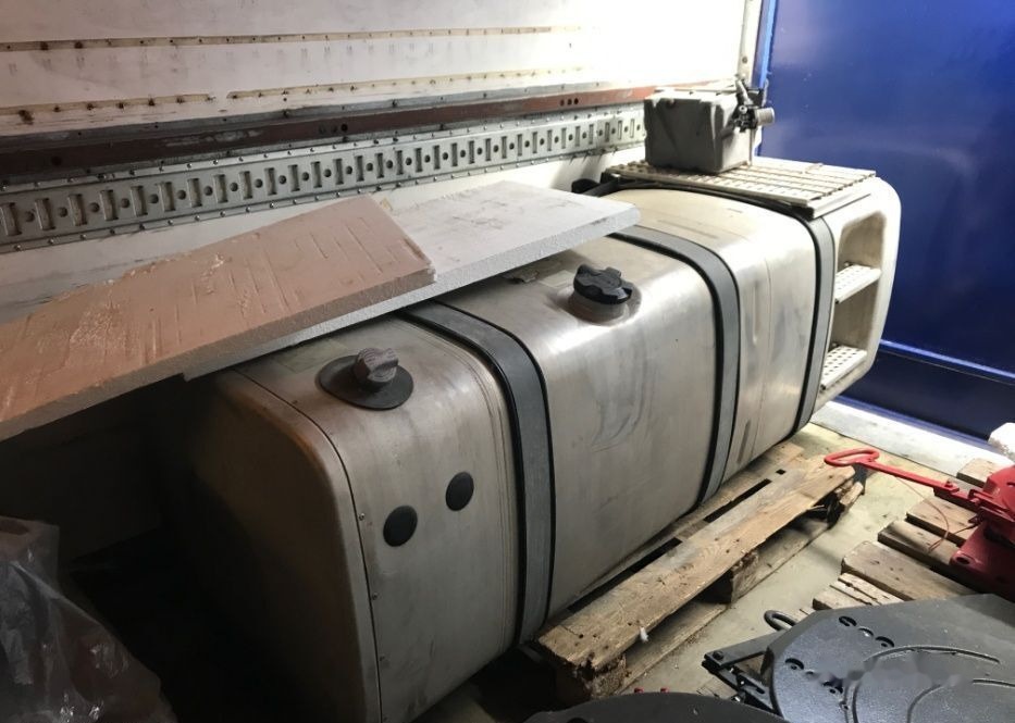 DAF XF CF - Brændstoftank for Lastbil: billede 2 DAF XF CF - Brændstoftank for Lastbil: billede 2
