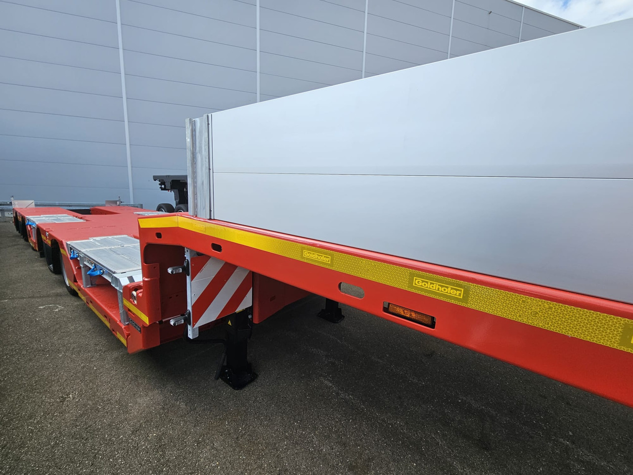GOLDHOFER STN-L 4 (205) A RM2 "STEPSTAR" NEW - Nedbygget platform sættevogn: billede 4 GOLDHOFER STN-L 4 (205) A RM2 "STEPSTAR" NEW - Nedbygget platform sættevogn: billede 4