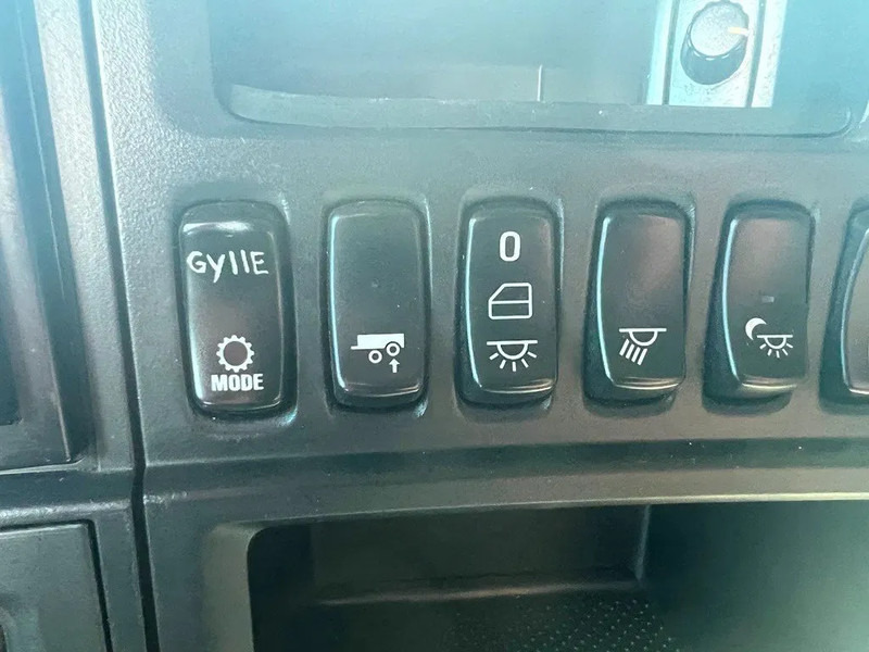 Trækker Scania R560 V8 Air / Air Suspension. only 623000km . Euro 5. Hydr. system.: billede 18 Trækker Scania R560 V8 Air / Air Suspension. only 623000km . Euro 5. Hydr. system.: billede 18