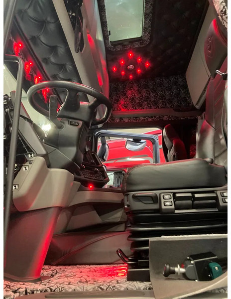 Trækker Scania R660 V8 NGS Show Truck . Speciel Interior. Air / Air suspension. Hydr. system: billede 13 Trækker Scania R660 V8 NGS Show Truck . Speciel Interior. Air / Air suspension. Hydr. system: billede 13