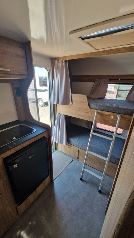 N-LAZUR Niewiadów Nowa Przyczepa Kempingowa dla 4 osób z Łazienką - Campingvogn: billede 3 N-LAZUR Niewiadów Nowa Przyczepa Kempingowa dla 4 osób z Łazienką - Campingvogn: billede 3