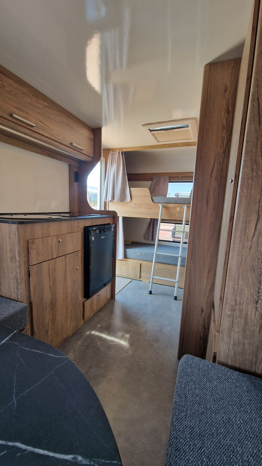 N-LAZUR Niewiadów Nowa Przyczepa Kempingowa dla 4 osób z Łazienką - Campingvogn: billede 2 N-LAZUR Niewiadów Nowa Przyczepa Kempingowa dla 4 osób z Łazienką - Campingvogn: billede 2