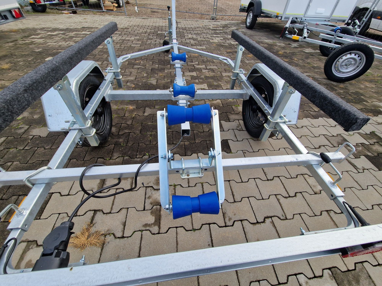 Nowa Przyczepa 2025 Podłodziowa ponton łódź Niewiadów P400 P415 do 6m - Biltransportør påhængsvogn: billede 1 Nowa Przyczepa 2025 Podłodziowa ponton łódź Niewiadów P400 P415 do 6m - Biltransportør påhængsvogn: billede 1