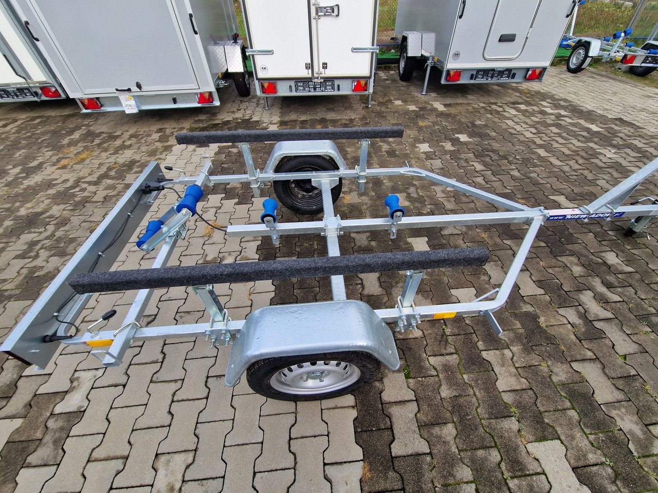 Nowa Przyczepa 2025 Podłodziowa ponton łódź Niewiadów P400 P415 do 6m - Biltransportør påhængsvogn: billede 3 Nowa Przyczepa 2025 Podłodziowa ponton łódź Niewiadów P400 P415 do 6m - Biltransportør påhængsvogn: billede 3