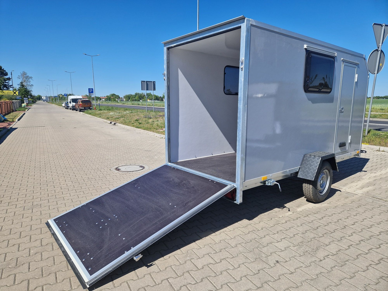 Przyczepa kempingowa Motocamp dla motocykla - Campingvogn: billede 2 Przyczepa kempingowa Motocamp dla motocykla - Campingvogn: billede 2