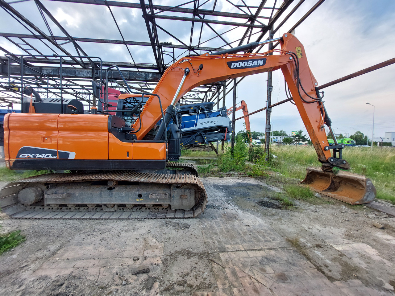 DOOSAN DX140LC-5 - Bæltegravemaskine: billede 1 DOOSAN DX140LC-5 - Bæltegravemaskine: billede 1
