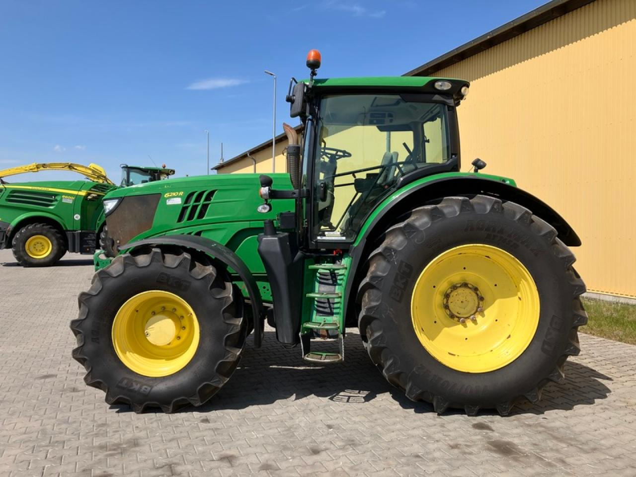 John Deere 6210R AUTOPOWER - Traktor: billede 2 John Deere 6210R AUTOPOWER - Traktor: billede 2