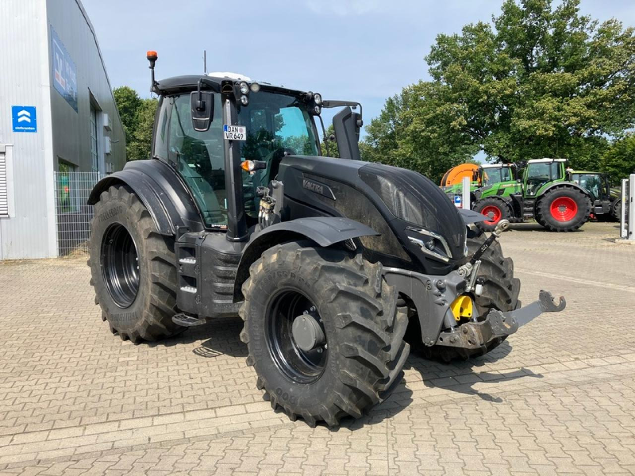 Valtra T195 V BLACK MATT EDITAKTION - Traktor: billede 4 Valtra T195 V BLACK MATT EDITAKTION - Traktor: billede 4