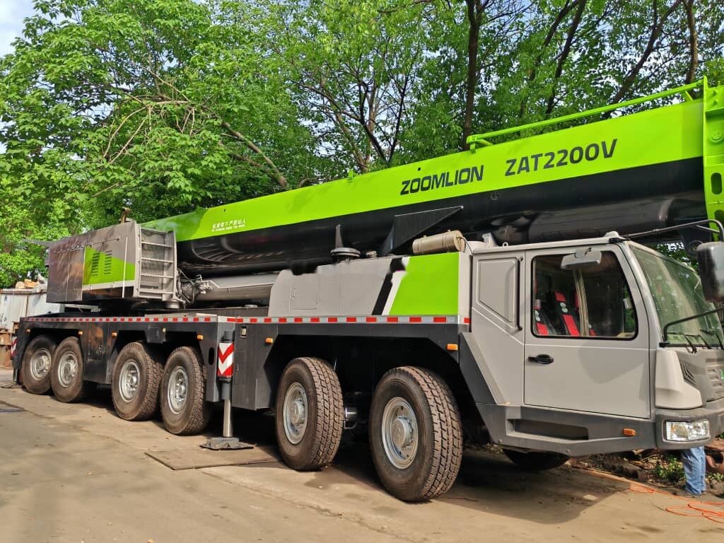 Zoomlion ZTC2200V 220T 220ton - Mobilkran: billede 1 Zoomlion ZTC2200V 220T 220ton - Mobilkran: billede 1