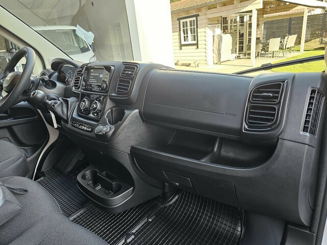 Leje en FIAT Ducato 140 DOKA Pritsche 2,9 Meter Klima DAB... FIAT Ducato 140 DOKA Pritsche 2,9 Meter Klima DAB...: billede 15