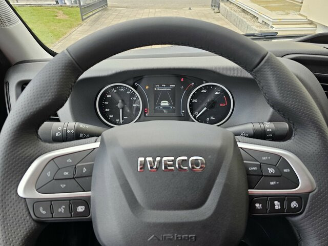 IVECO Daily 35S18HA8 3.0 Hi-Matic AHK Tachograph LED... - Varebil med kasse: billede 5 IVECO Daily 35S18HA8 3.0 Hi-Matic AHK Tachograph LED... - Varebil med kasse: billede 5