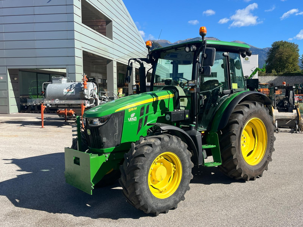JOHN DEERE 5115M - Traktor: billede 2 JOHN DEERE 5115M - Traktor: billede 2