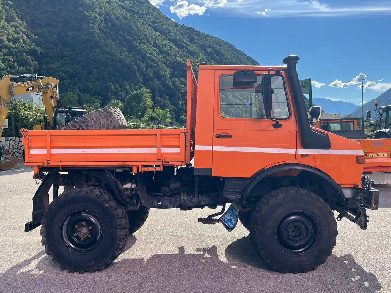 MERCEDES BENZ UNIMOG U1200 – 70 - Tipvogn lastbil: billede 5 MERCEDES BENZ UNIMOG U1200 – 70 - Tipvogn lastbil: billede 5