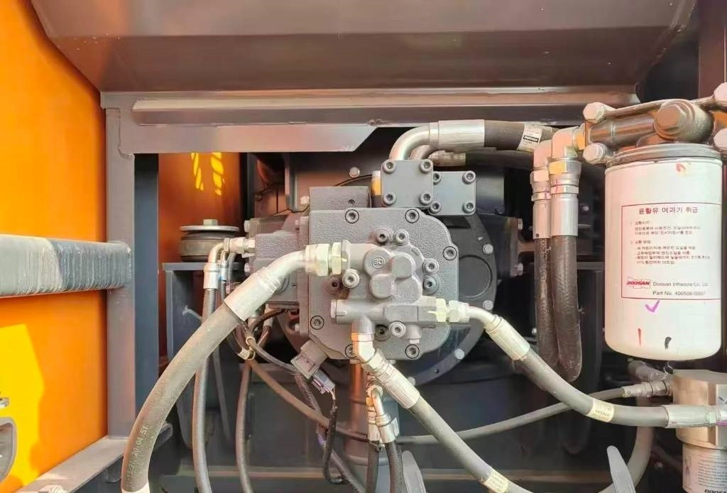 Doosan DX 220 - Bæltegravemaskine: billede 3 Doosan DX 220 - Bæltegravemaskine: billede 3