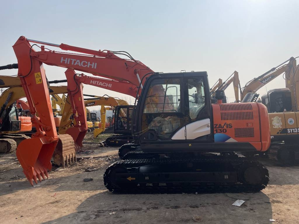 Hitachi ZX 130 - Bæltegravemaskine: billede 1 Hitachi ZX 130 - Bæltegravemaskine: billede 1