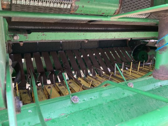 John Deere 592 HIFLOW - Rundballepresse: billede 5 John Deere 592 HIFLOW - Rundballepresse: billede 5