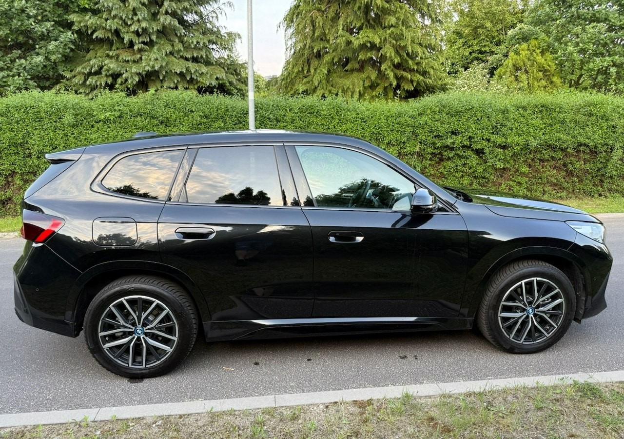 BMW X1 iX1 iX1 xDrive30 313KM M-Sport H/K Panorama AdaptiveLed Masaże Kam360 - SUV: billede 5 BMW X1 iX1 iX1 xDrive30 313KM M-Sport H/K Panorama AdaptiveLed Masaże Kam360 - SUV: billede 5