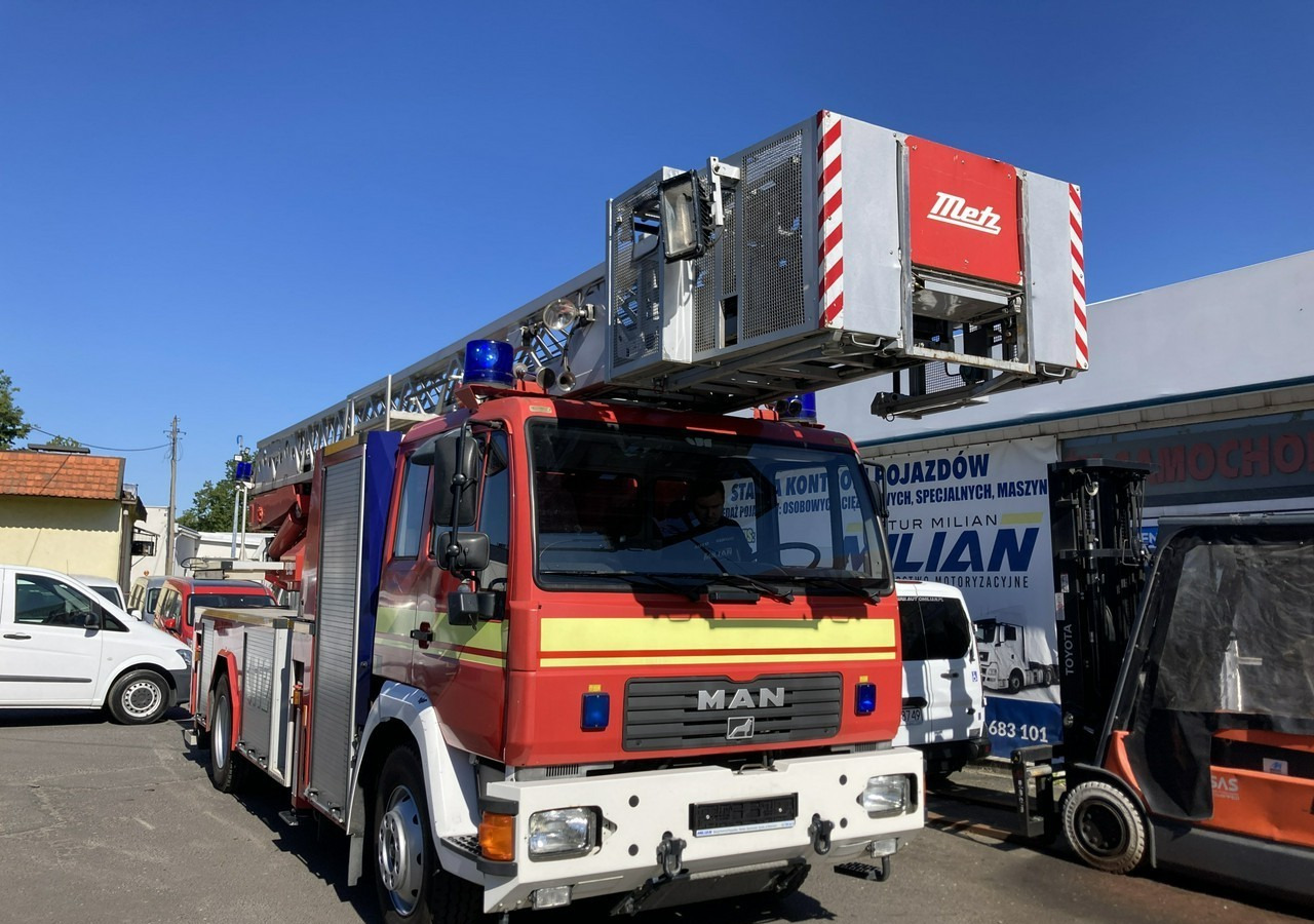 MAN L 2000 MAN 15,280 Straż pożarna drabina Strażacka zwyżka 32m Metz Model 20 - Brandbil: billede 1 MAN L 2000 MAN 15,280 Straż pożarna drabina Strażacka zwyżka 32m Metz Model 20 - Brandbil: billede 1