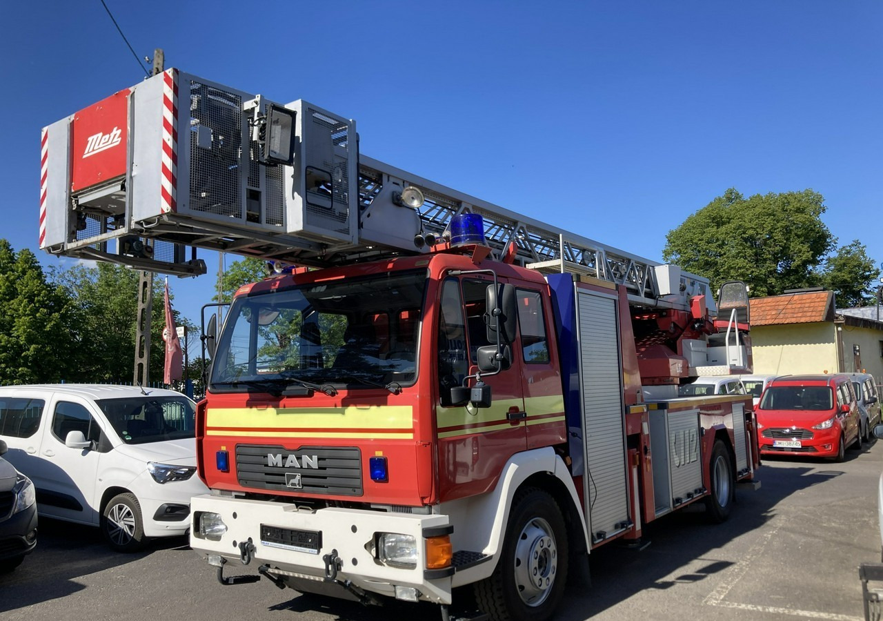 MAN L 2000 MAN 15,280 Straż pożarna drabina Strażacka zwyżka 32m Metz Model 20 - Brandbil: billede 2 MAN L 2000 MAN 15,280 Straż pożarna drabina Strażacka zwyżka 32m Metz Model 20 - Brandbil: billede 2