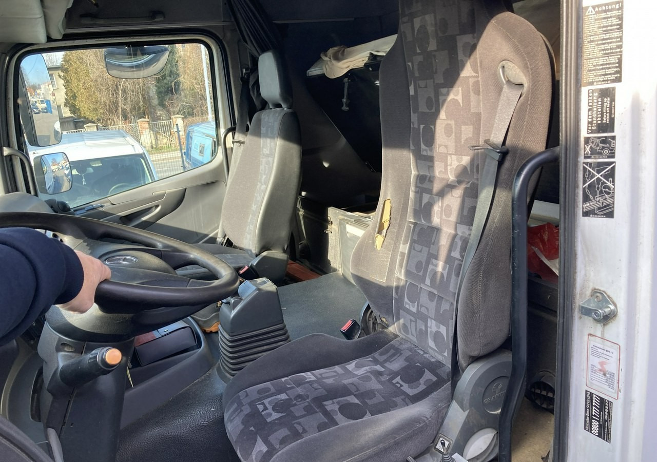 Leje en  Mercedes-Benz Axor 2543 Hakowiec MEILLER-KIPPER Model 2009 Axor 2543 Hakowiec MEILLER-KIPPER Model 2009 Mercedes-Benz Axor 2543 Hakowiec MEILLER-KIPPER Model 2009 Axor 2543 Hakowiec MEILLER-KIPPER Model 2009: billede 15