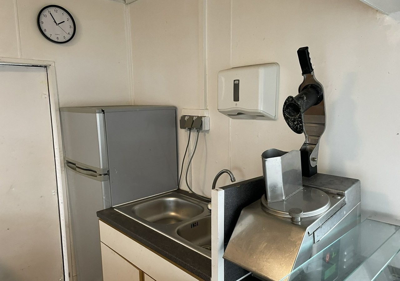 Mercedes-Benz Sprinter Autosklep Sklep Gastronomiczny Food Truck Foodtruck pizza wyposażona - Salgsvogn: billede 5 Mercedes-Benz Sprinter Autosklep Sklep Gastronomiczny Food Truck Foodtruck pizza wyposażona - Salgsvogn: billede 5