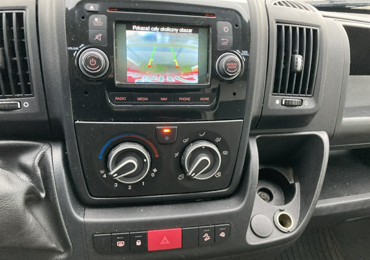 Fødevarer lastbil Peugeot Boxer Autosklep pieczywa Gastronomiczny Food Truck Foodtruck sklep 2018: billede 15 Fødevarer lastbil Peugeot Boxer Autosklep pieczywa Gastronomiczny Food Truck Foodtruck sklep 2018: billede 15