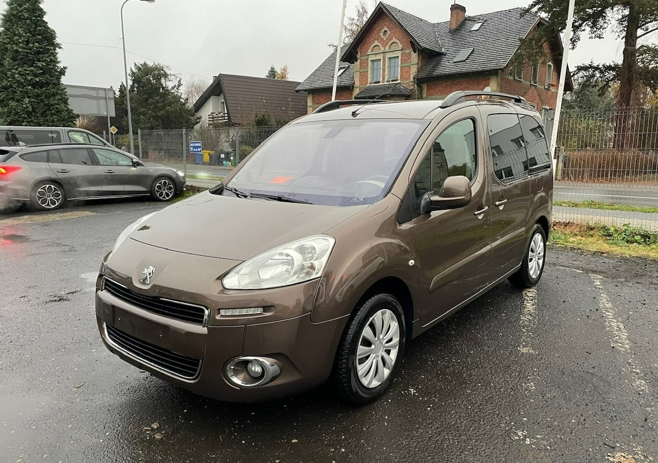 Peugeot Partner II Peugeot Partner Tepee 1.6 VTi 120KM Family Model 2013 - Stationcar: billede 1 Peugeot Partner II Peugeot Partner Tepee 1.6 VTi 120KM Family Model 2013 - Stationcar: billede 1