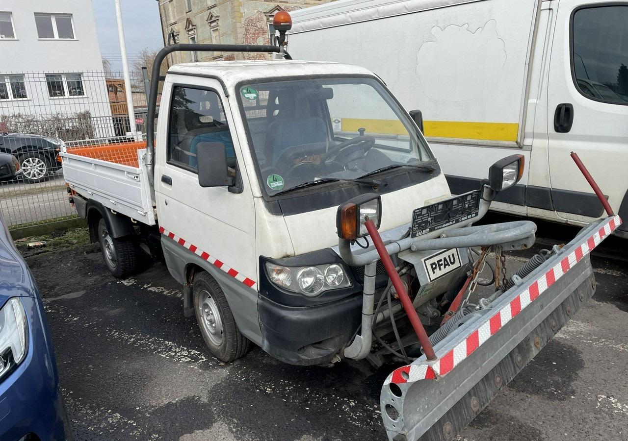Piaggio Piaggio PFAU Wywrotka 4X4 posypywarka odśnieżarka pług 2009 - Snerydningsmaskine: billede 1 Piaggio Piaggio PFAU Wywrotka 4X4 posypywarka odśnieżarka pług 2009 - Snerydningsmaskine: billede 1
