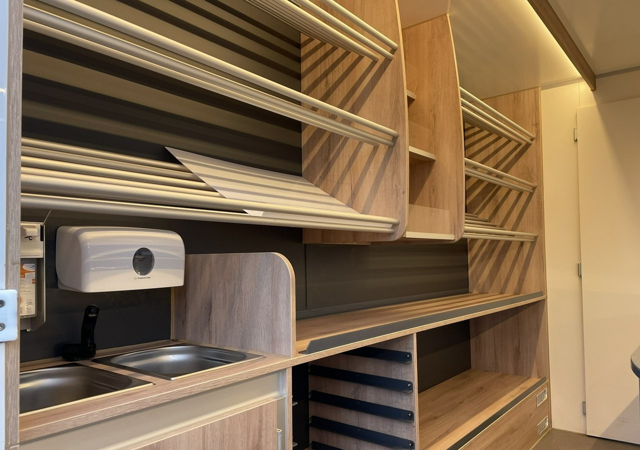 Renault Master Autosklep piec Sklep Gastronomiczny Food Truck Foodtruck bar Borco20 - Fødevarer lastbil: billede 4 Renault Master Autosklep piec Sklep Gastronomiczny Food Truck Foodtruck bar Borco20 - Fødevarer lastbil: billede 4