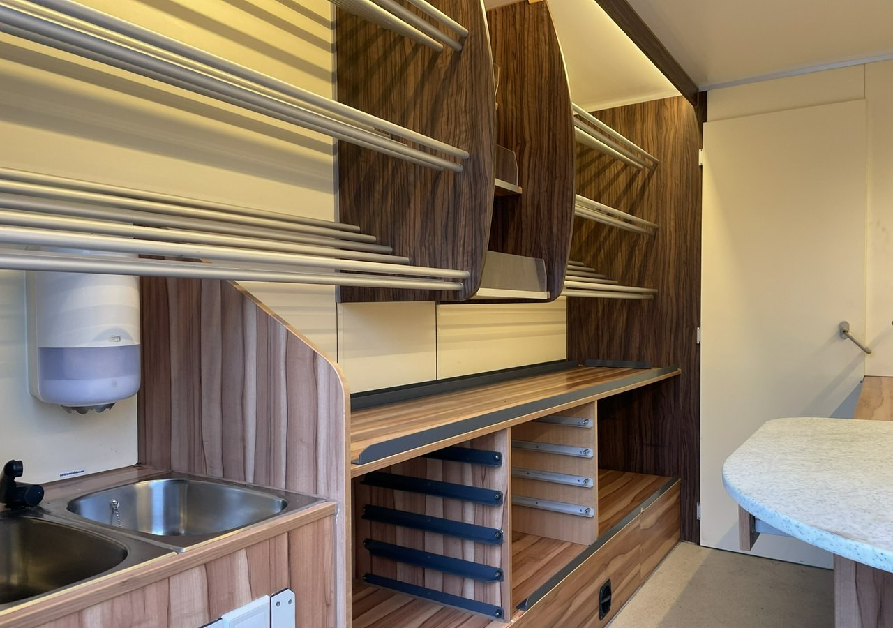 Renault Master Autosklep pieczyw Sklep Gastronomiczny Food Truck Foodtruck Borco 20 - Fødevarer lastbil: billede 4 Renault Master Autosklep pieczyw Sklep Gastronomiczny Food Truck Foodtruck Borco 20 - Fødevarer lastbil: billede 4