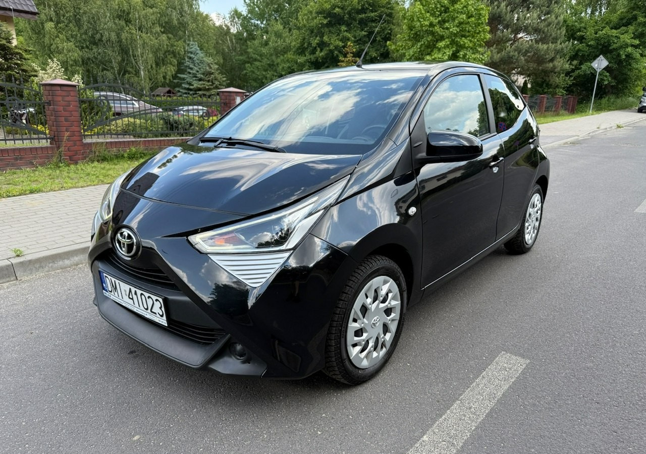 Toyota Aygo II Toyota Aygo 1.0-16V Klima Salon PL 24651km Model 2021 - Hatchback: billede 1 Toyota Aygo II Toyota Aygo 1.0-16V Klima Salon PL 24651km Model 2021 - Hatchback: billede 1