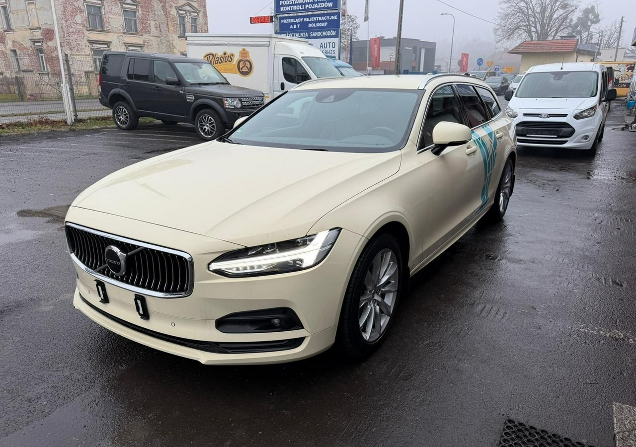 Volvo V90 II Volvo V90 2.0-198KM Bogate wyposażenie Okleina- kolor czarny - Stationcar: billede 4 Volvo V90 II Volvo V90 2.0-198KM Bogate wyposażenie Okleina- kolor czarny - Stationcar: billede 4