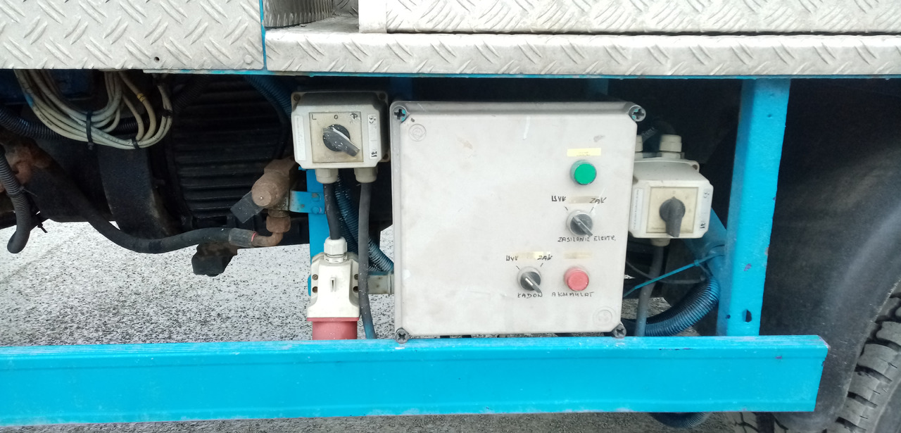 MAN BISON TKA30 - Lastbil med mandskabslift: billede 4 MAN BISON TKA30 - Lastbil med mandskabslift: billede 4