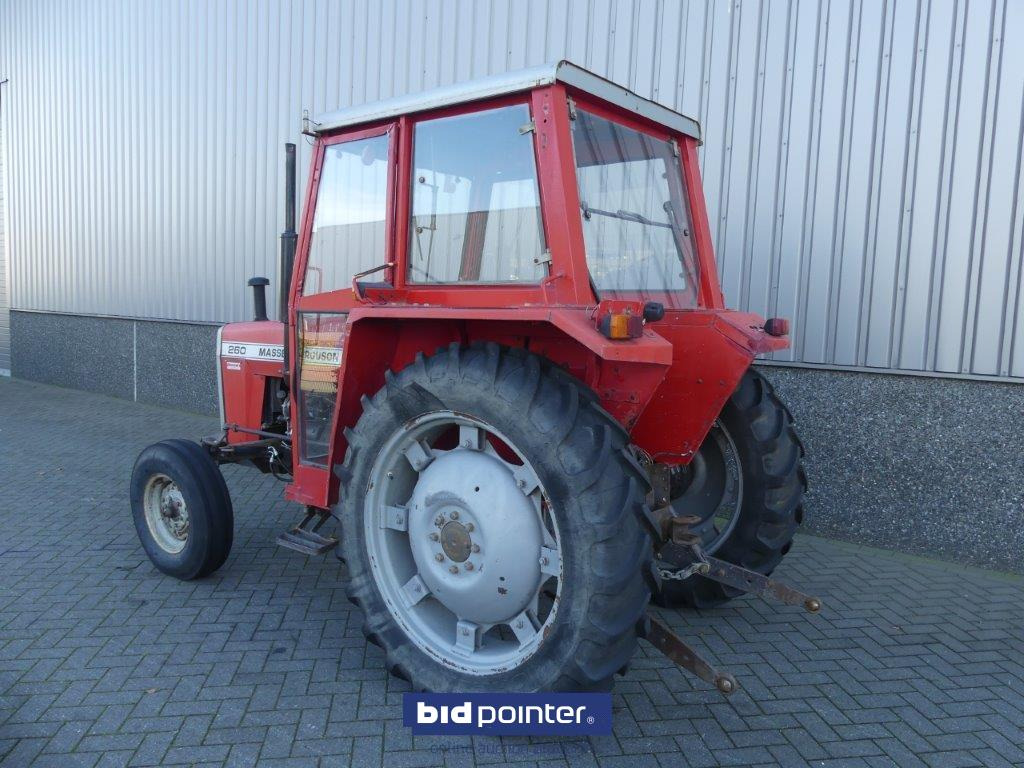 Massey Ferguson 260 with 4226 Hours and powersteering - Traktor: billede 4 Massey Ferguson 260 with 4226 Hours and powersteering - Traktor: billede 4
